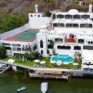 Marina Palace Teques